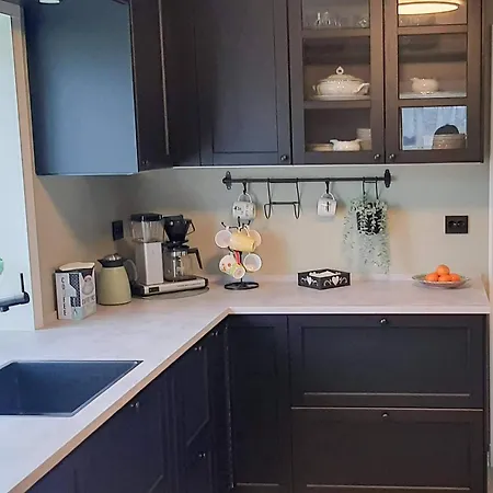 4 Person In *