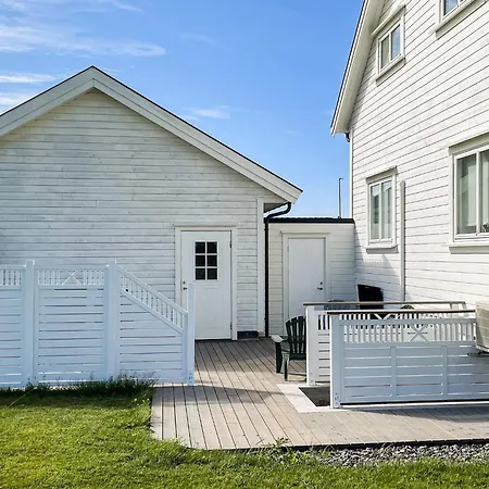 Holiday home 4 Person In Borhaug